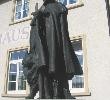 h_grundsheim_brunnenfigur_488_600_90